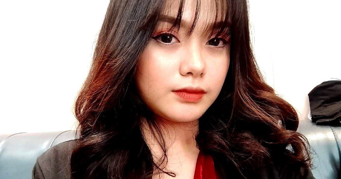 "Tôi là nhà thám hiểm" là một gái gọi hạng nhất. Cô ta trả tiền mặt và rút một cái "của quý" lớn vào sâu trong cổ họng. Cô ấy dang rộng chân và đụ mạnh bạo. Cái mông to của cô ấy đè lên bộ ngực của cô ấy và rung chuyển...